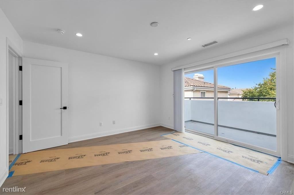 25630 Rolling Hills Way - Photo 3 of 7