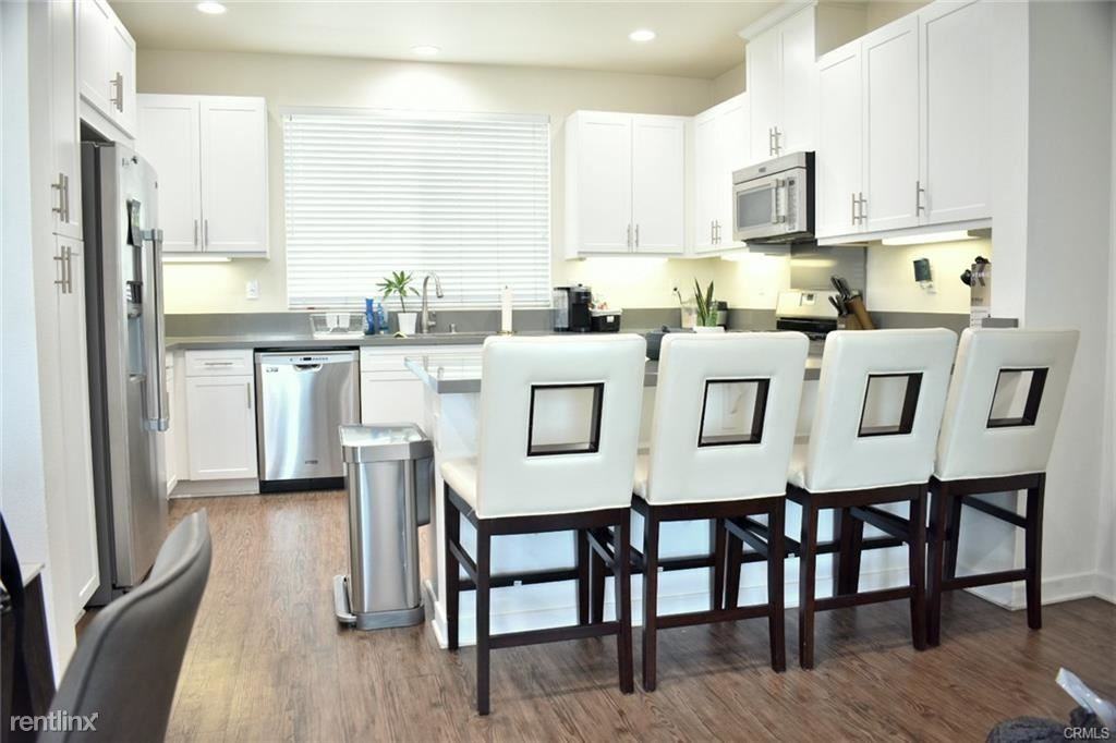 3004 Sage Pl - Photo 2 of 11