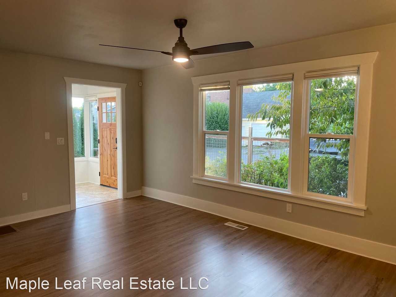 5958 44th Ave S - Photo 3 of 39