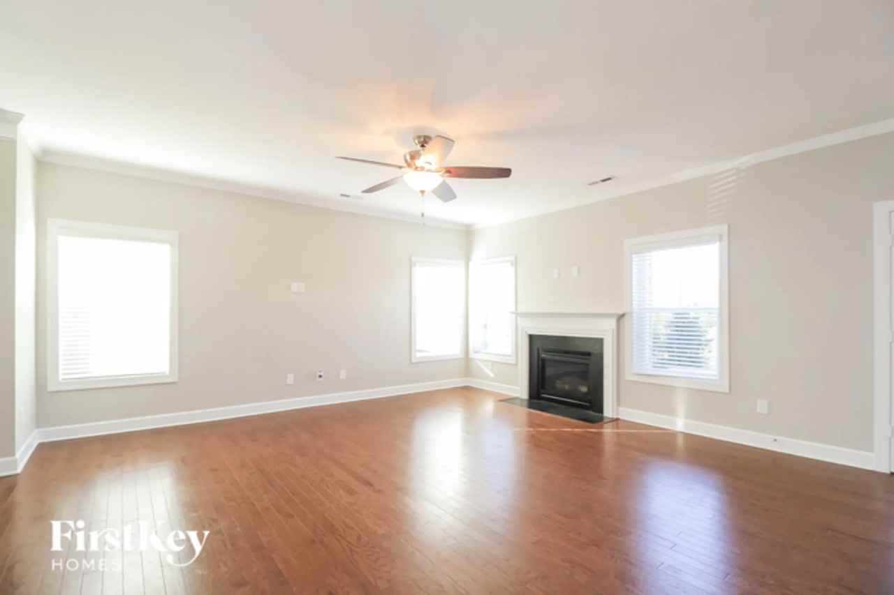 2375 Birch View Dr - Photo 2 of 11