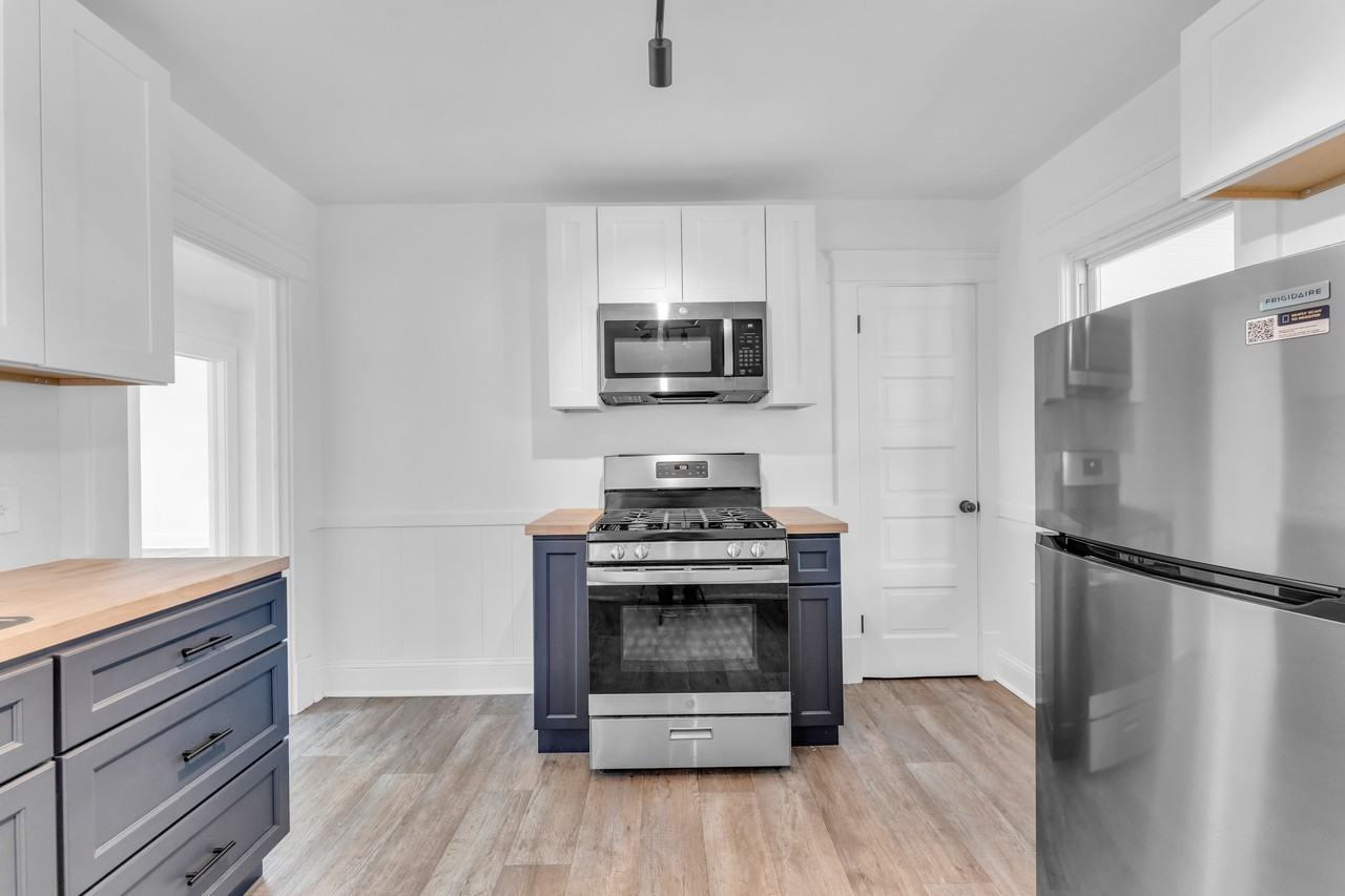 3706 Spokane Ave - Photo 3 of 17