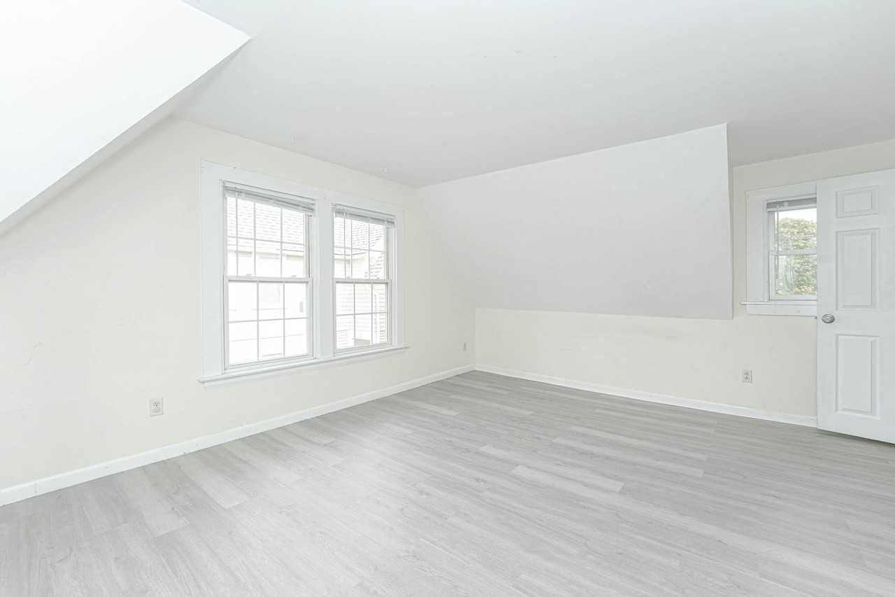 215 Onset Ave - Photo 3 of 27