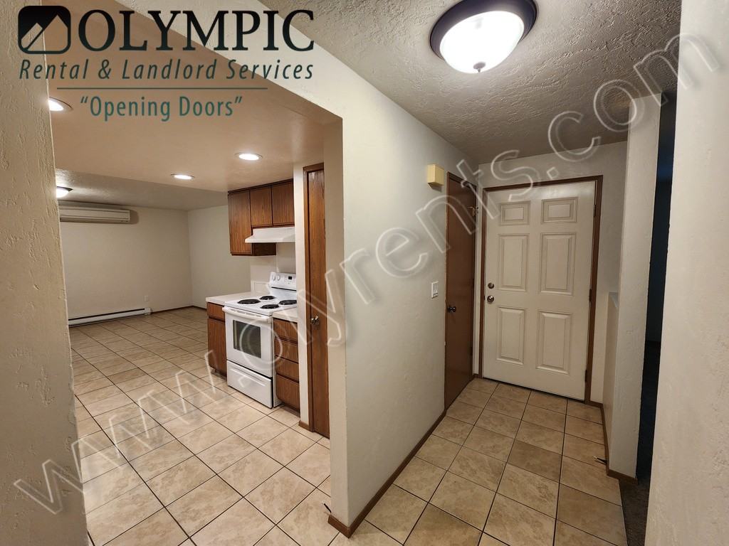 3101 Carpenter Hills Loop Se - Photo 2 of 24