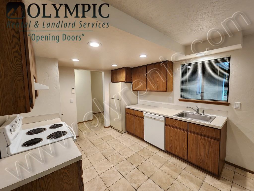 3101 Carpenter Hills Loop Se - Photo 7 of 24