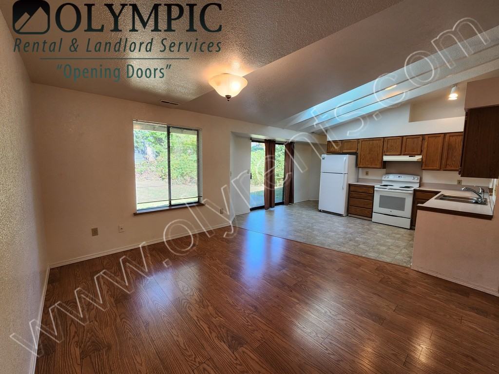 1920 17th Ave Se - Photo 3 of 17