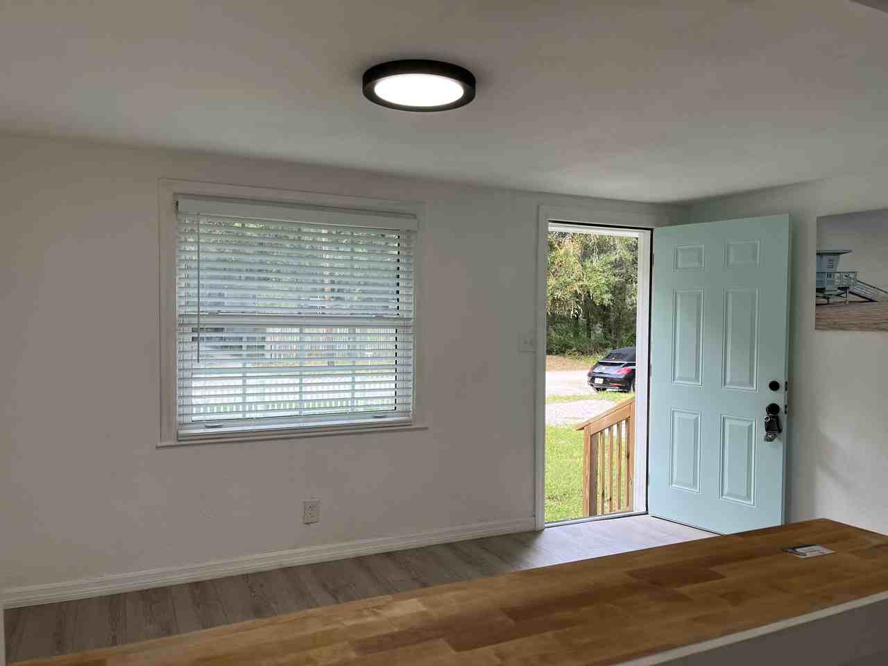 12915 Mohican Ave - Photo 3 of 18