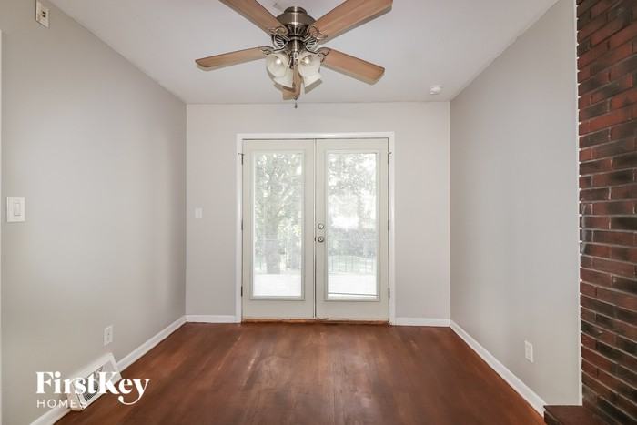 2808 S Overton Ave - Photo 3 of 16