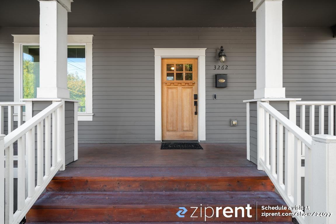 3262 Ne Rosa Parks Way - Photo 2 of 16
