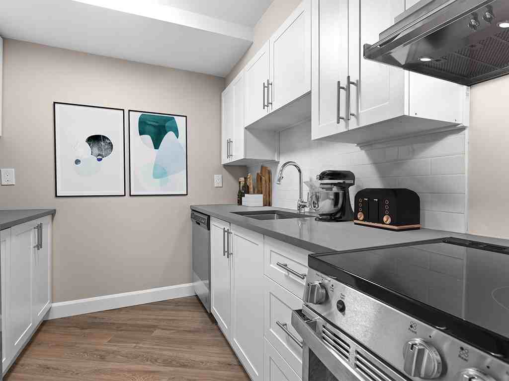 Parkway Towers Apartments 1071 Ambleside Dr, Ottawa, ON K2B 6V4 Zumper