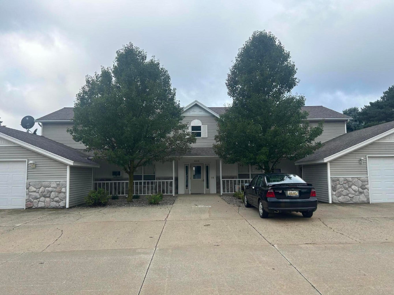 607 Trinity Dr #1 - Photo 4 of 21