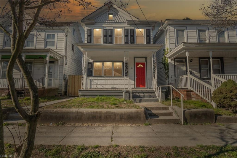 869 Rugby St - Photo 2 of 17