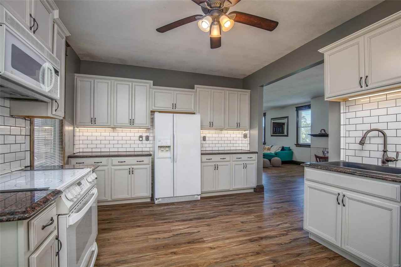 2131 Mccausland Ave - Photo 3 of 50