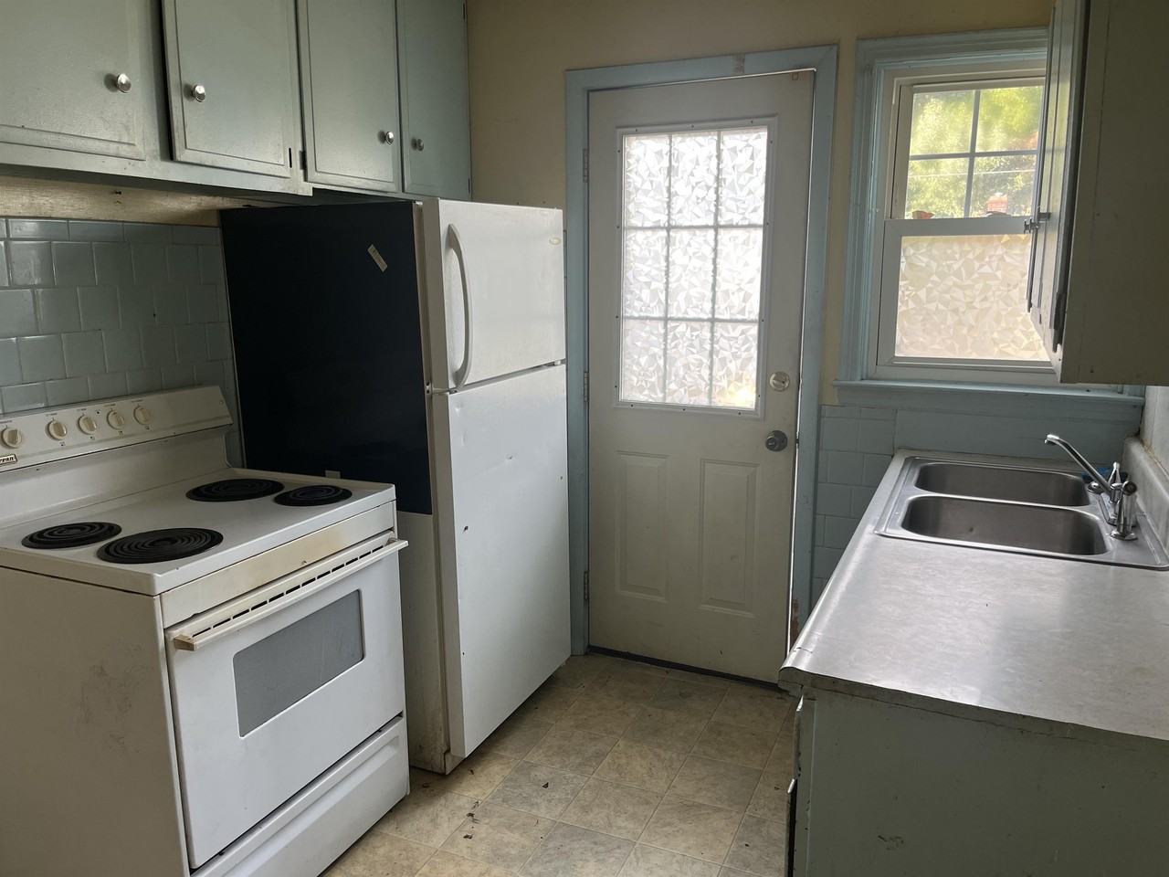 202 Florence Ave #1 - Photo 2 of 5