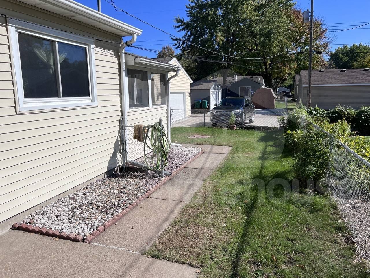 2921 Sumter Ave S - Photo 3 of 10