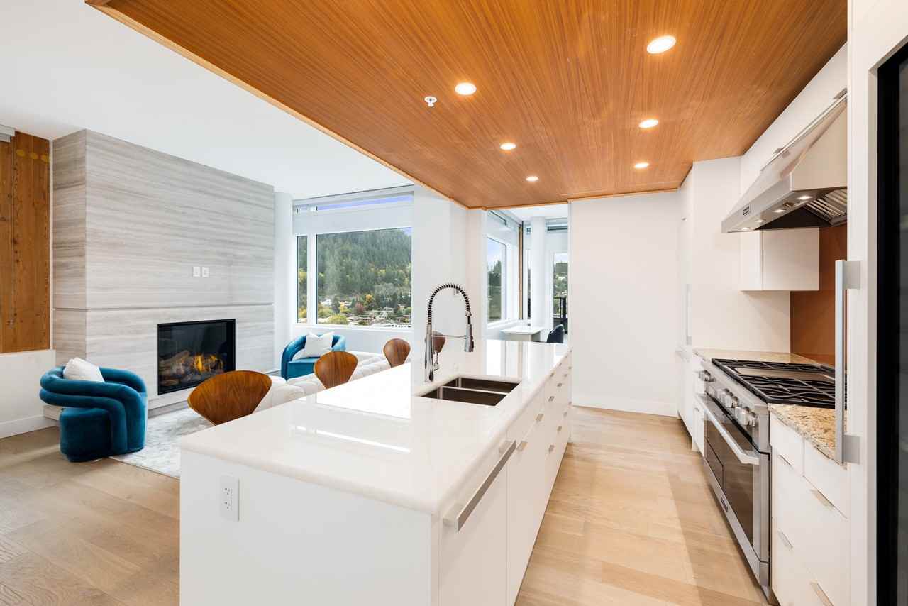 6705 W Vancouver Bc V7w2b2 - Photo 2 of 20
