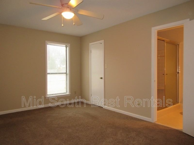 6679 Lake Valley Dr - Photo 2 of 8