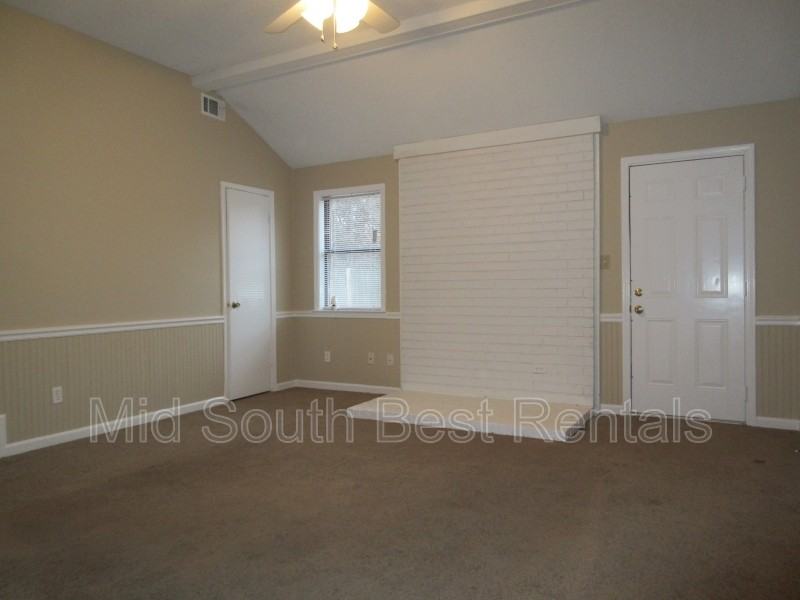 6679 Lake Valley Dr - Photo 3 of 8