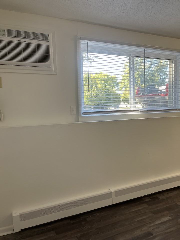 1624 Northwest 5th Street - Photo 4 of 11