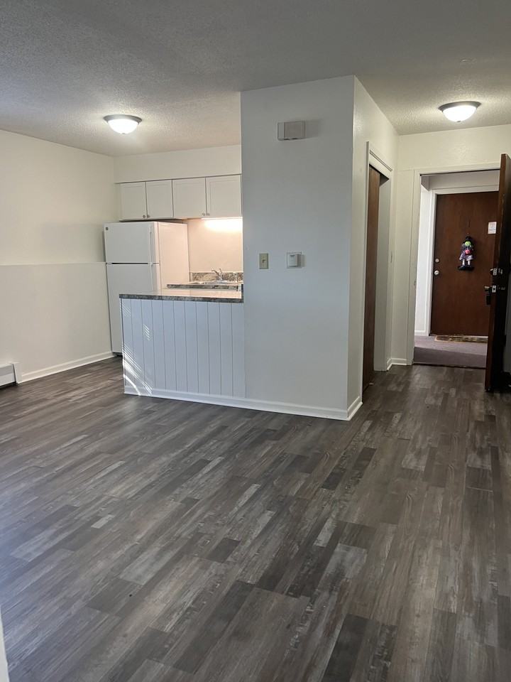 1624 Northwest 5th Street - Photo 3 of 11