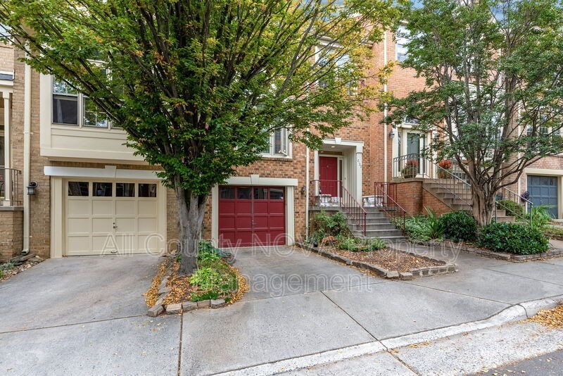 2122 Kings Garden Way - Photo 3 of 40
