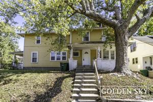 featured image of 702 S 11th St