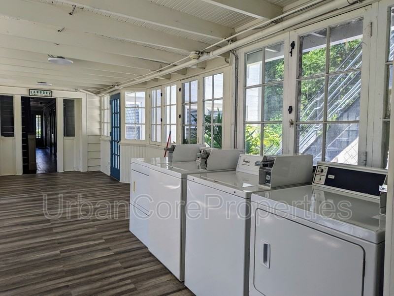 236 10th Ave Ne #1 - Photo 2 of 8