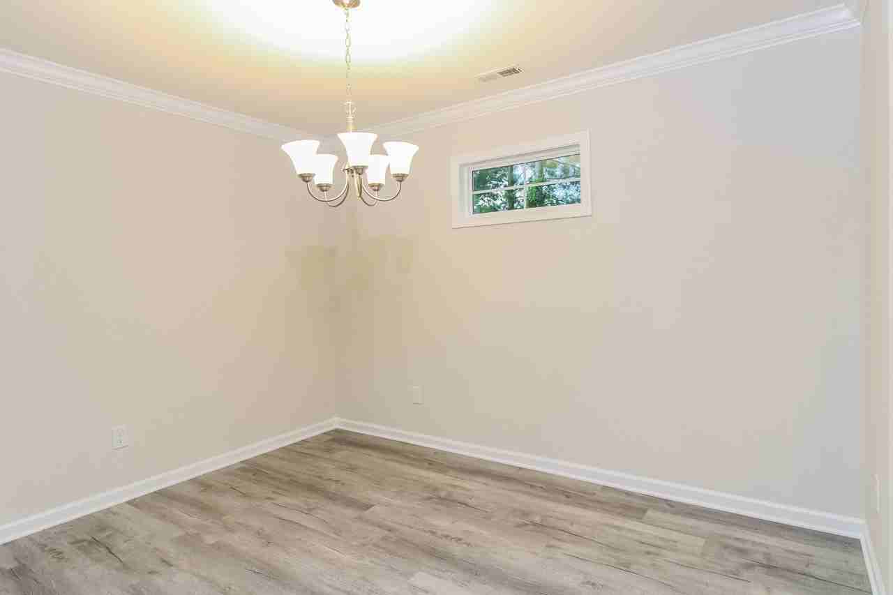 108 Woodcote Dr - Photo 5 of 17