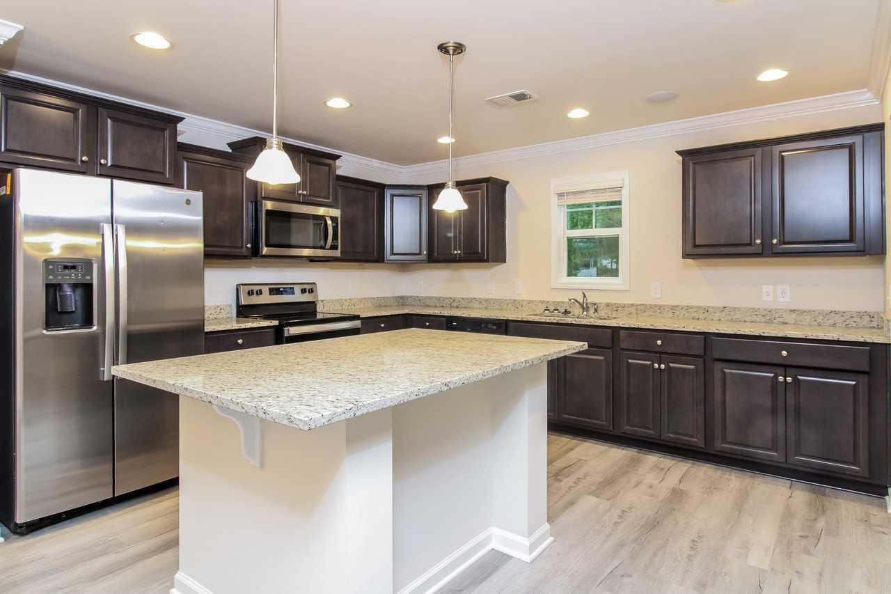 108 Woodcote Dr - Photo 6 of 17