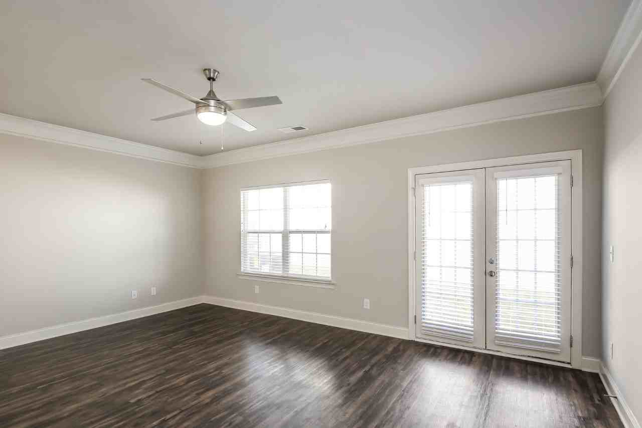 7 Madaline Ln - Photo 2 of 46