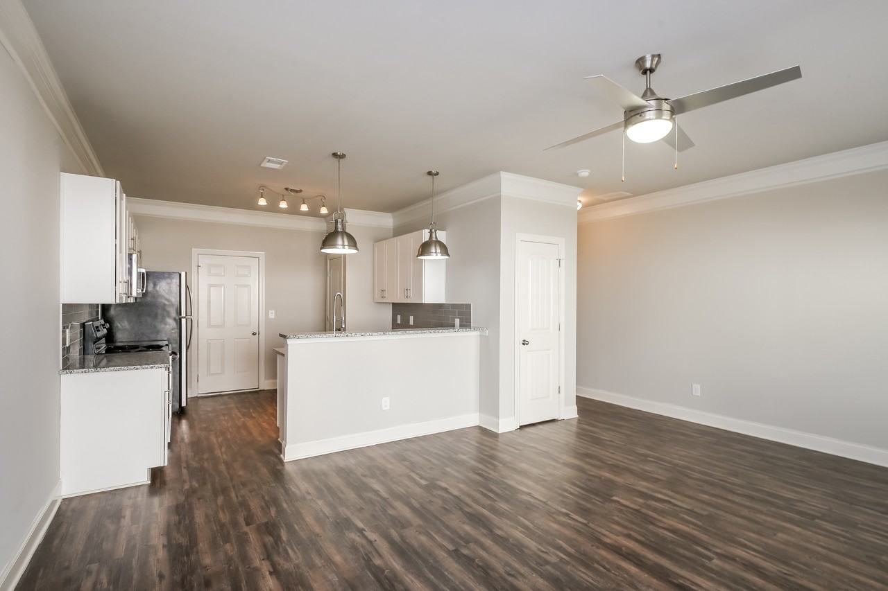 7 Madaline Ln - Photo 3 of 46