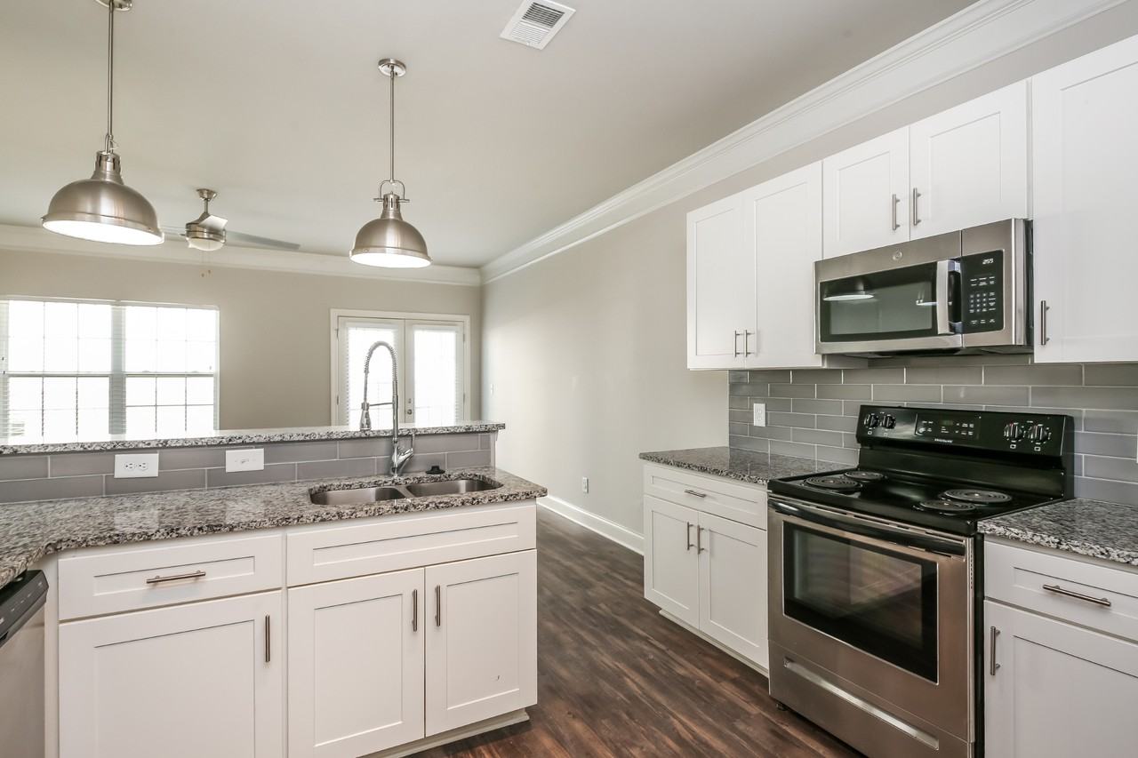 7 Madaline Ln - Photo 7 of 46