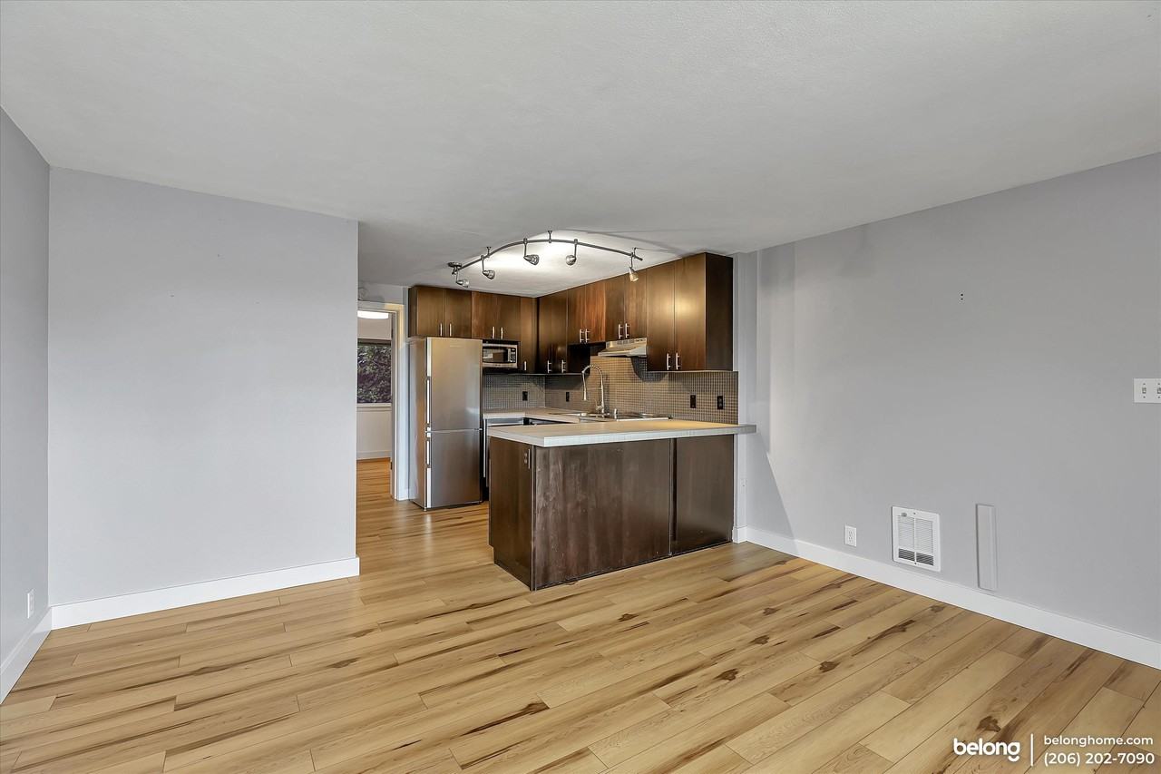 752 Bellevue Ave E #310 - Photo 7 of 17