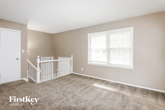 9317 Oakland Ave - Photo 2 of 16