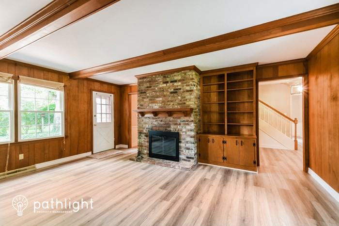 5243 Rucker Cir - Photo 3 of 19