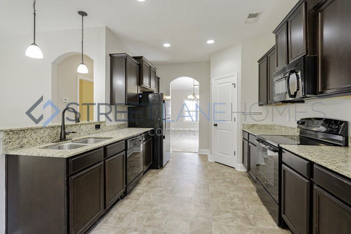 414 Badminton Ct - Photo 3 of 22