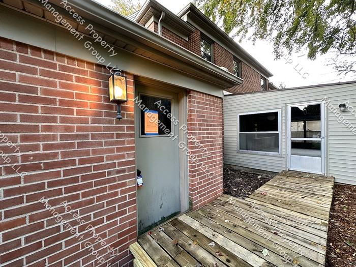 1625 Woodlawn Ave Se - Photo 2 of 50