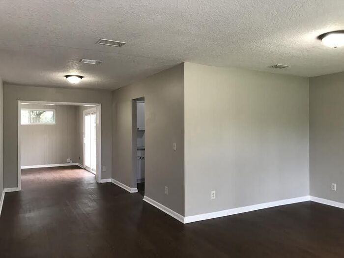 4409 Clyde Dr - Photo 2 of 15