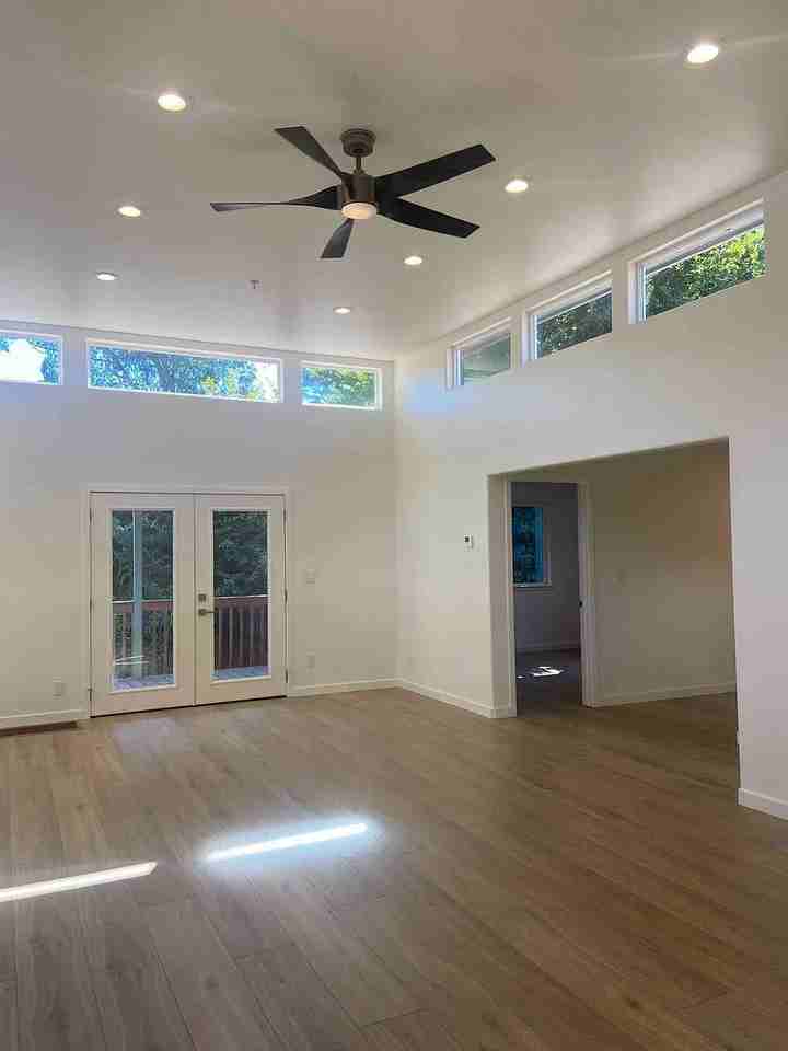 1039 Cedar St #NA - Photo 2 of 18