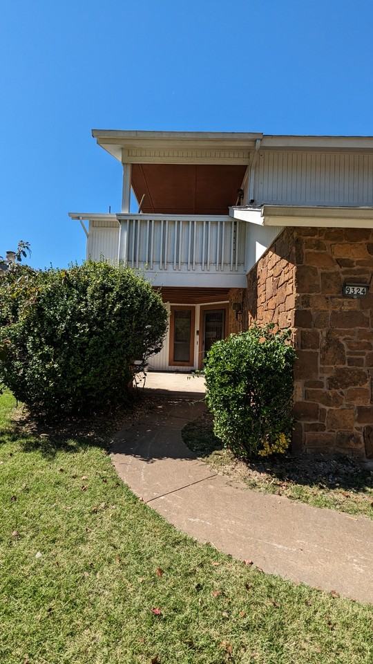 9324 S Oxford Ave #NA - Photo 2 of 27