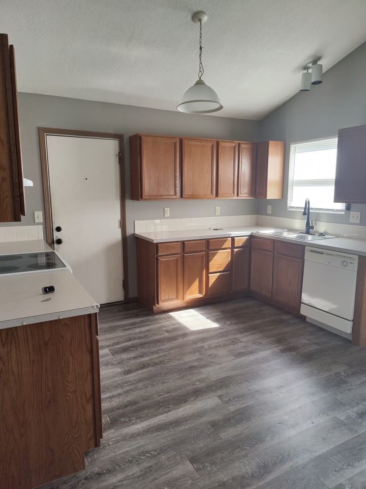 237 N Sheridan St #NA - Photo 3 of 8