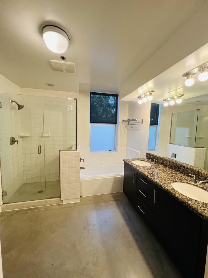1326 North Central Avenue - 1Unit 301 #1 - Photo 4 of 12