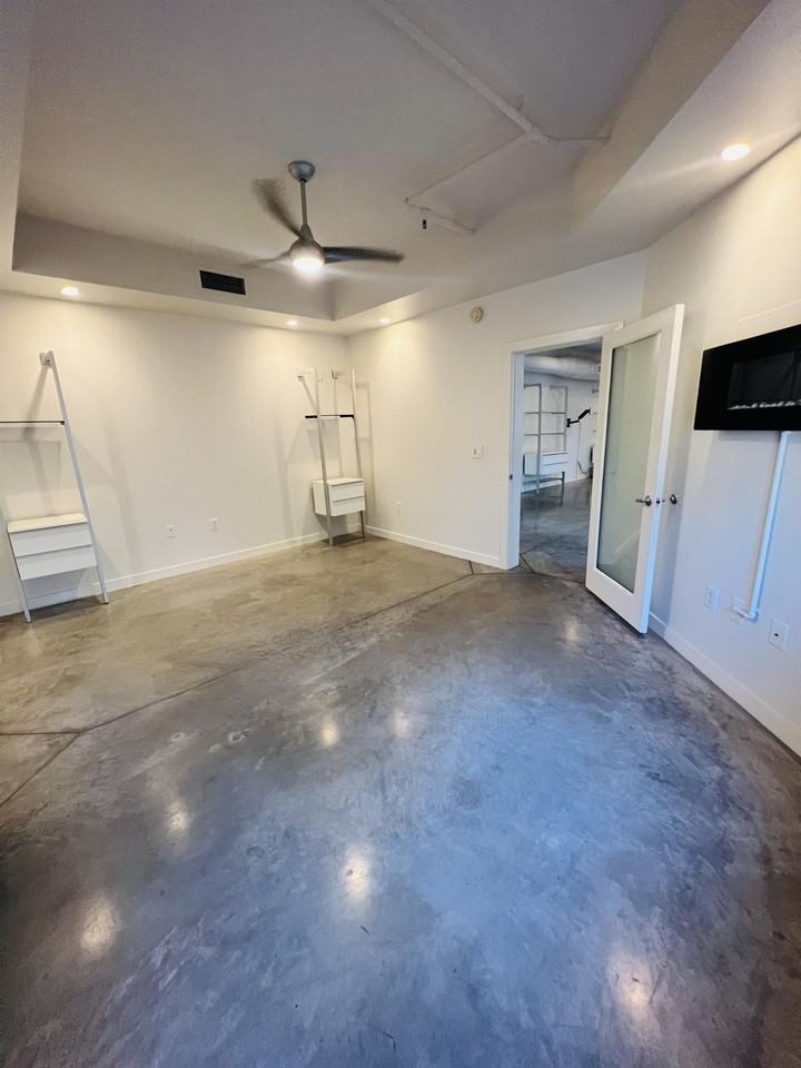 1326 North Central Avenue - 1Unit 301 #1 - Photo 5 of 12