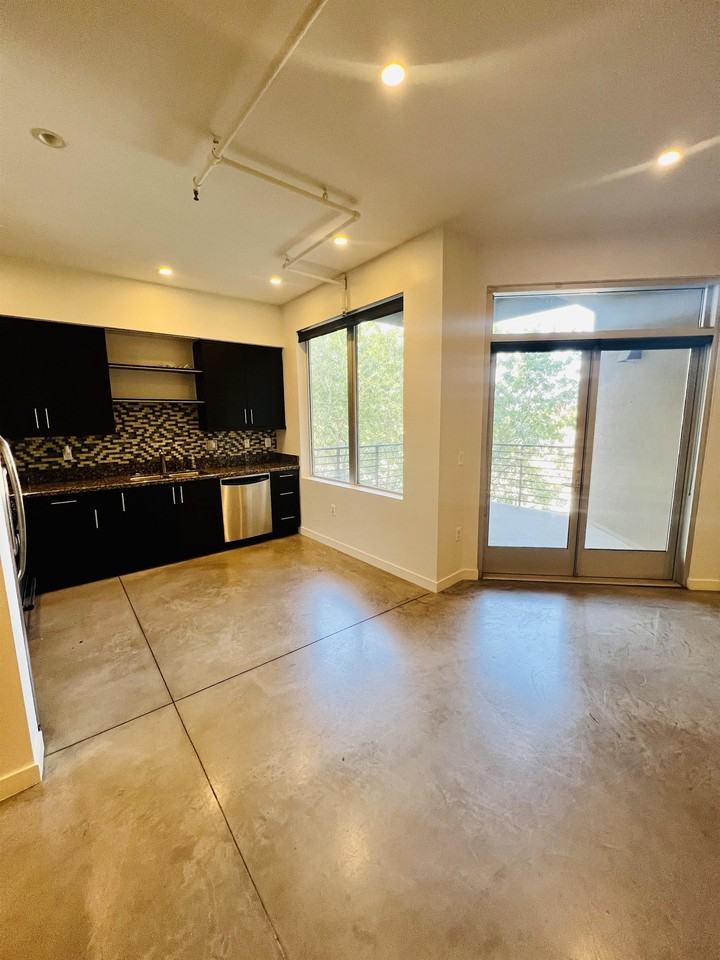 1326 North Central Avenue - 1Unit 301 #1 - Photo 6 of 12