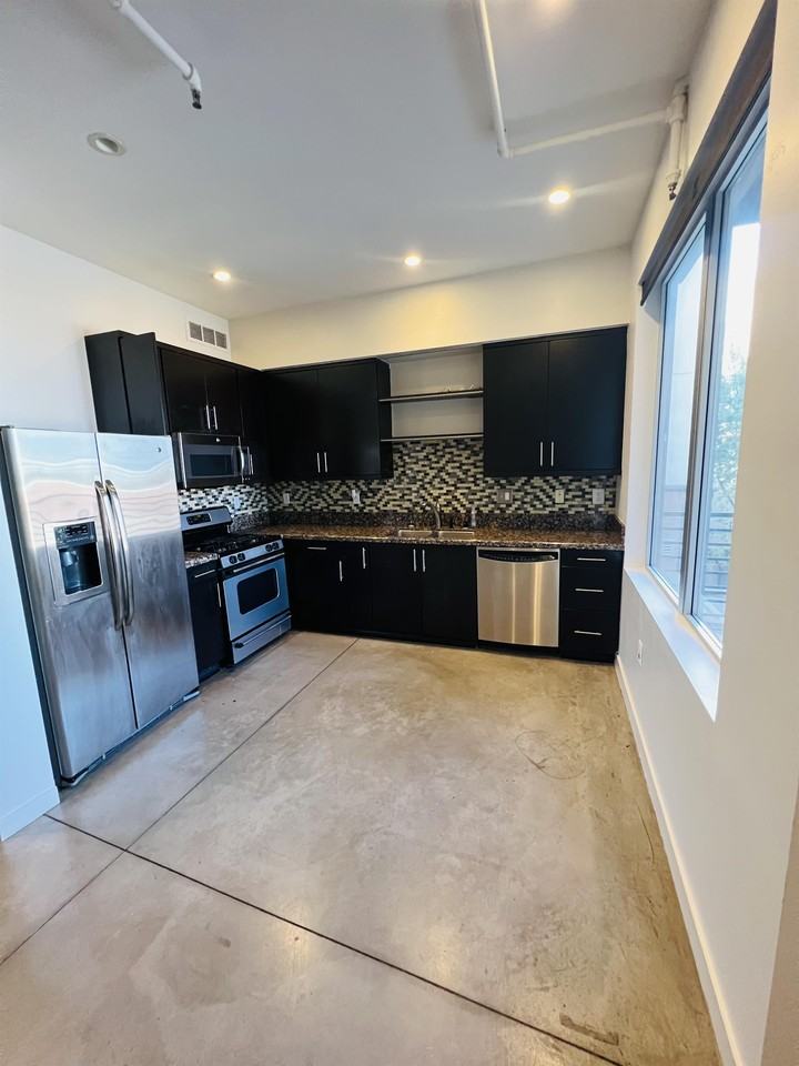 1326 North Central Avenue - 1Unit 301 #1 - Photo 7 of 12