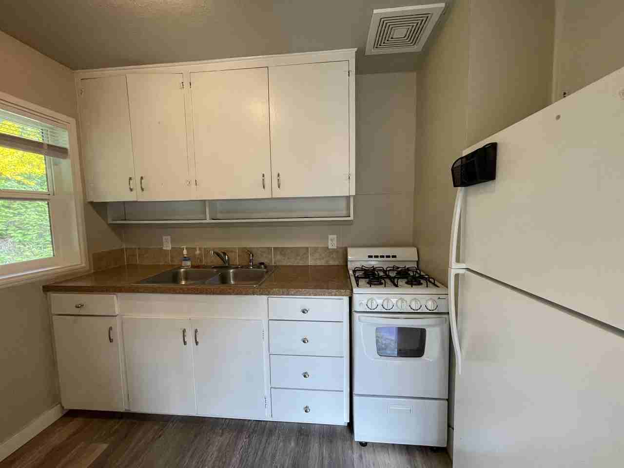 114 Acorn St #114 - Photo 4 of 13