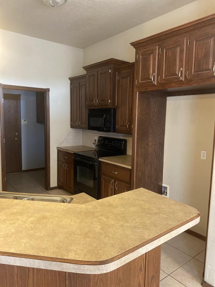 617 Allison Ln #1 - Photo 5 of 24