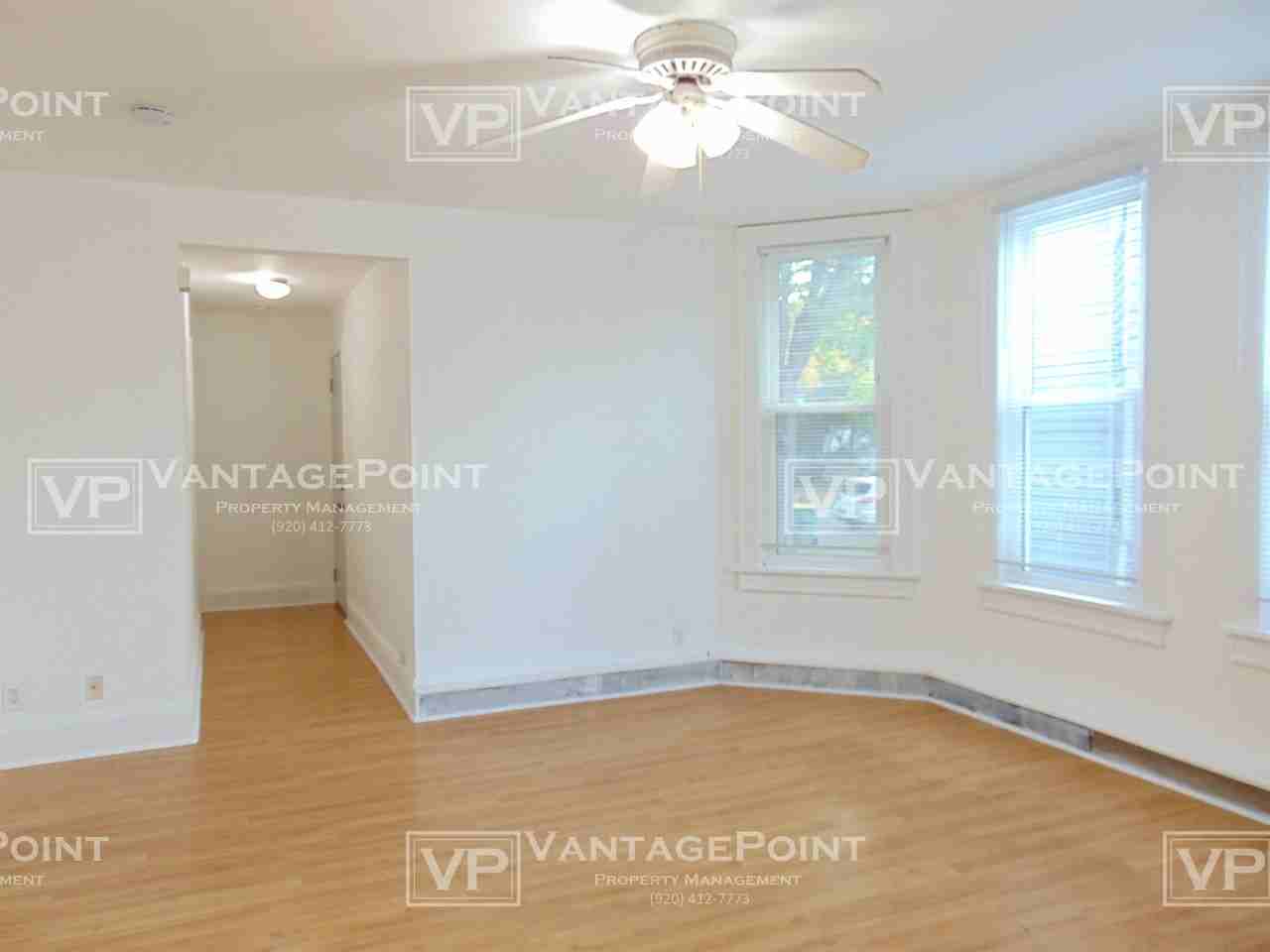 300 S Oakland Ave Lowr - Photo 2 of 14