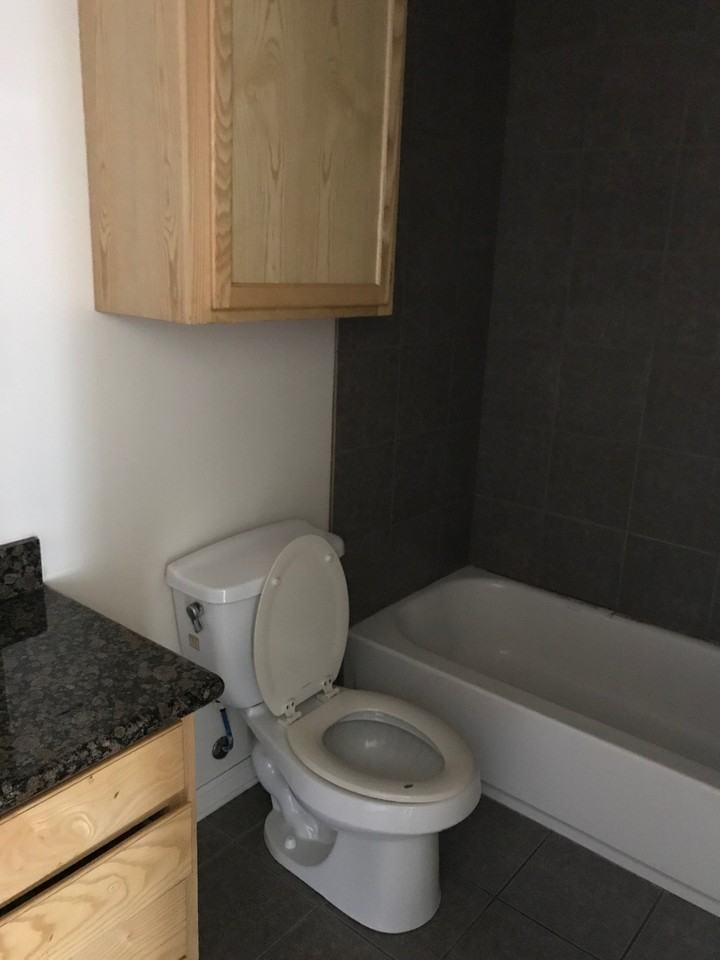 716 Union St #1 - Photo 3 of 10