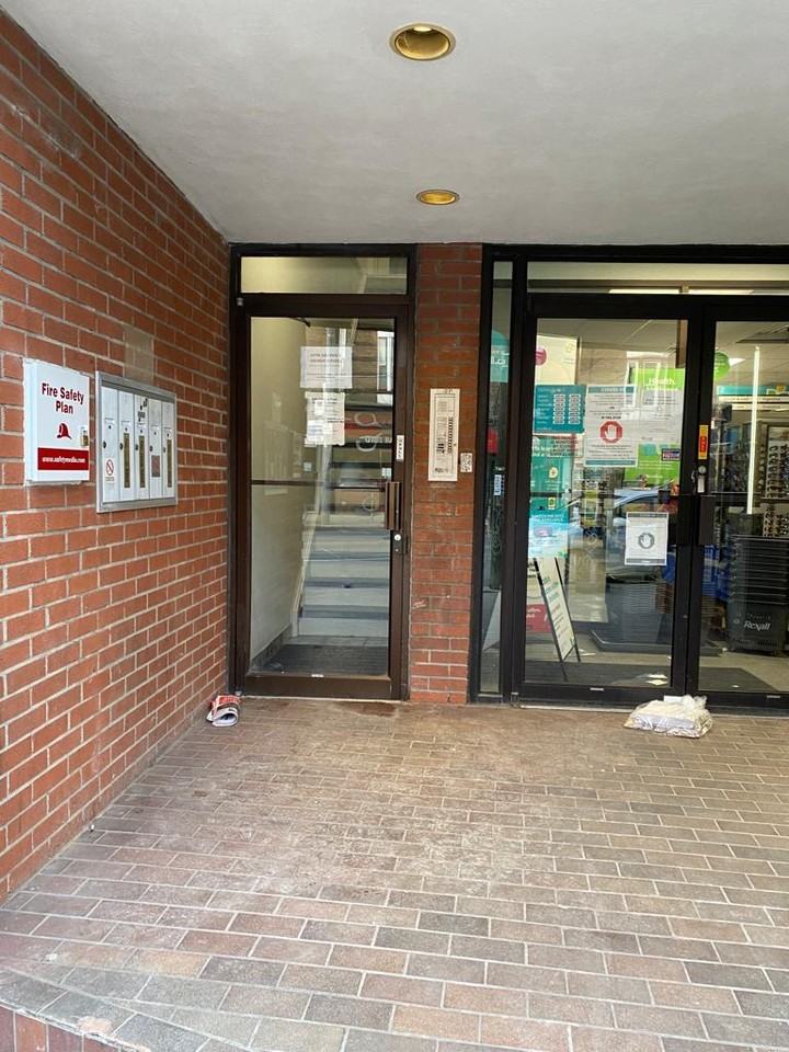 1421 Dundas St W - Photo 2 of 9