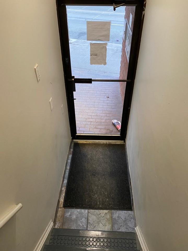 1421 Dundas St W - Photo 3 of 9